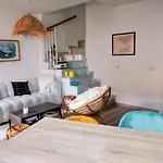 Apartment Duplex With Private Parking And Patio *