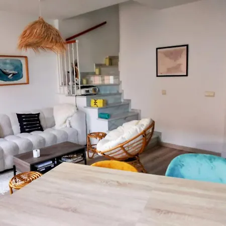 Daire Duplex With Private Parking And Patio *
