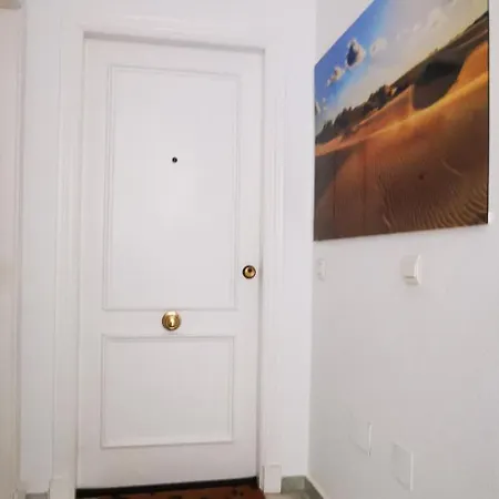 Duplex With Private Parking And Patio Apartment *